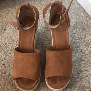 Target- Universal Thread Wedges